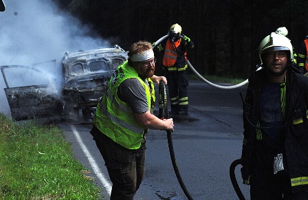 Pozar automobilu 025