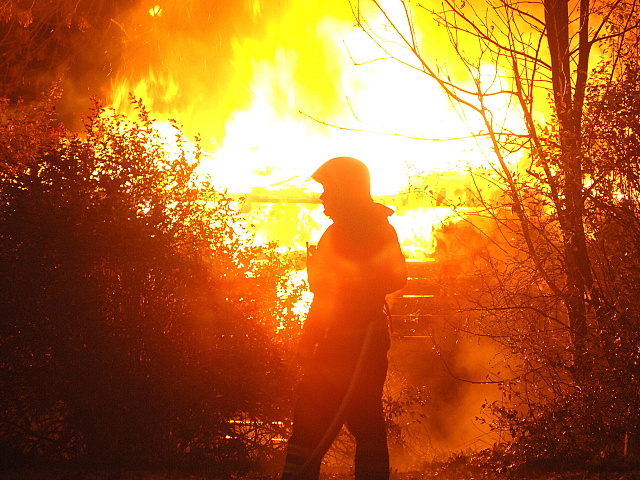 Pozar hospodarskych budov v perninku 018