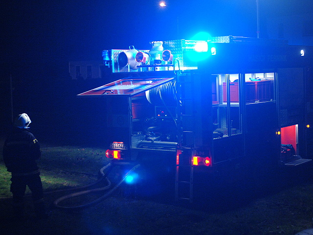 Pozar hospodarskych budov v perninku 025