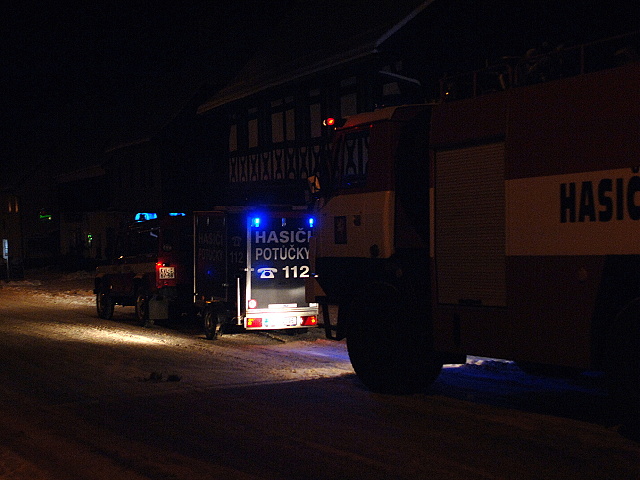 Pozar vozu fiat v perninku 2010 006